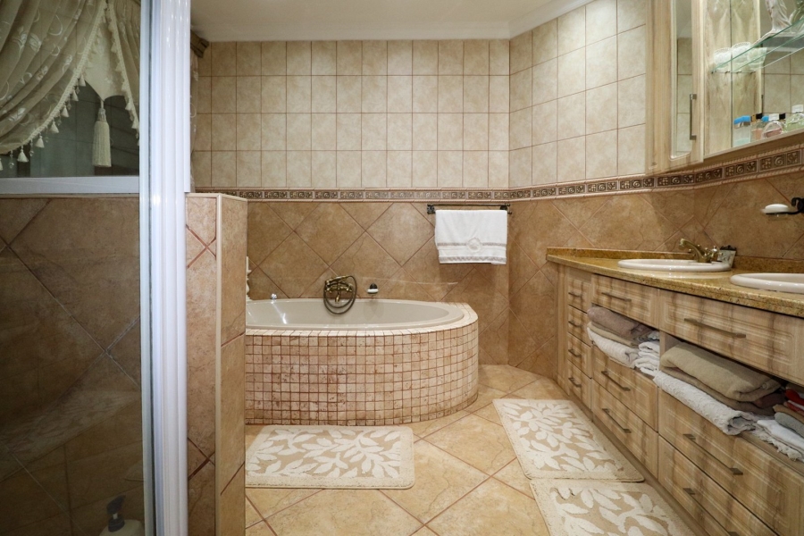 4 Bedroom Property for Sale in Doringkruin North West